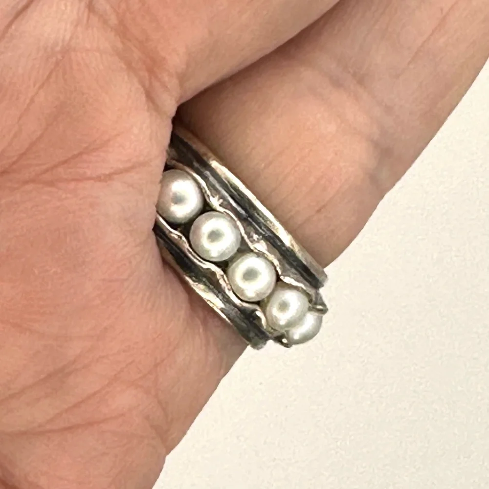 Silpada Retired R2209  Silver Nested Pearls  Ring Size 6
